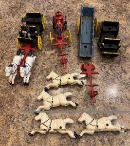 Lote de 6 caballos de juguete de hierro Enesco 1996 vintage bombero con jinete extra raro - Imagen 1 de 10