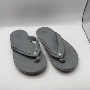 Crocs Sandalen Flip Flops Kinder J2 Junior Riemen Slipper Unisex Junge Mädchen grau - Bild 1 von 4