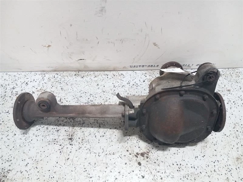 Ford Expedition 2003-2006 montaje de portador diferencial delantero Foto 1 de 4