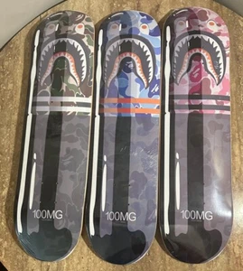 Denial x 1xrun A Bathing Ape Bape set da skatedeck blu, verde e rosa mimetico limitato - Foto 1 di 5
