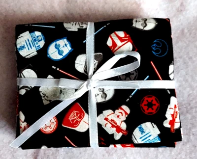 STARS WARS Fat Quarter Bundle Cotton Fabric - 5 different Star Wars Prints - Image 1 of 3