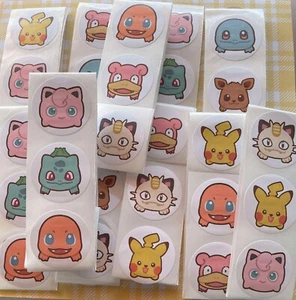 100 + stickers sticker pokemon baby 2.5cm round - Foto 1 di 1