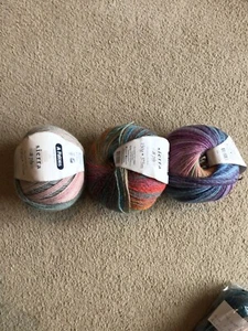 PATONS SIERRA 8 PLY YARN 2X100 GRAMS SAME SHADE 1 X 100 GRAM IN DIFFERENT SHADE - Picture 1 of 5