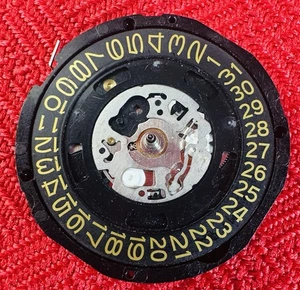 Nuevo de Lote Antiguo Seiko 8F32A Movimiento Cuarzo Japón 4 Joyas Calendario Perpetuo Alta Precisión - Imagen 1 de 4