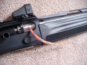 12G Semi Auto Schrotflinte Sicherheitsstecker und orangefarbenes Seil - Bild 1 von 3