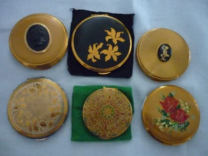 6 X KIGU MIRROR/POWDER COMPACTS: CAMEO/DEMIGOD/ORIENT/GILT FLOWERS/RED ROSES + - Bild 1 von 24