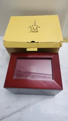 Wooden Keepsake 4” X 6” Photo Box by Jordan Mark 08720 Red 5 Photo Albums K3 - Image 1 of 4