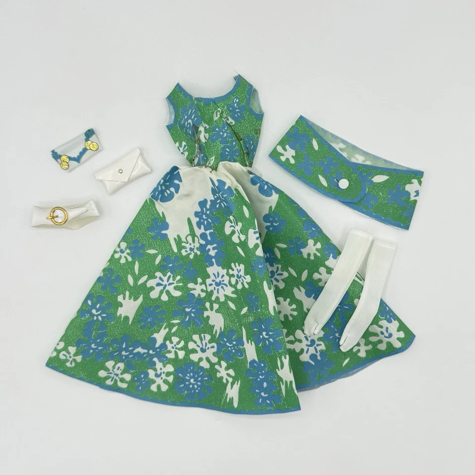 Vintage Barbie Barbie Sew Free #1722 Stardust Gown Purse Belt Gloves Shawl Wrap - Image 1 of 4