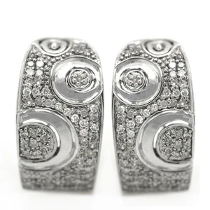 Pendientes de oro blanco de 14 k 0,70 TCW de diamantes de ancho medio aro patrón X - Imagen 1 de 3