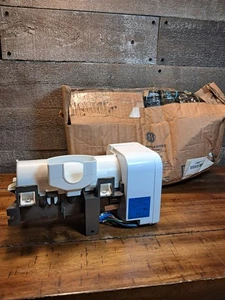 General Electric WR30X28693 100/115V Refrigerator Ice Maker Assembly CAN03-009 - Picture 1 of 5