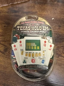 WORKS! MGA Entertainment TEXAS HOLD‘EM Poker Showdown Electronic Handheld Game - Picture 1 of 2
