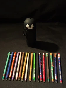 15er Set Original Legami Stifte inklusive Legami Mäppchen „Pinguin“ - Bild 1 von 6