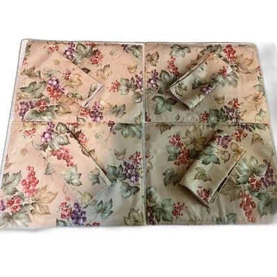 4 manteles individuales y servilletas estilo tradicional beige de colección con patrón floral* Foto 1 de 4