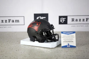 Damien Harris signierter Patriots Eclipse Alternate Speed Mini Helm (Beckett Echtheitszertifikat) - Bild 1 von 3