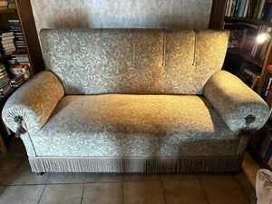 Schönes altes 3-Sitzer Sofa restauriert - neu bezogen und neue Federn - Bild 1 von 1