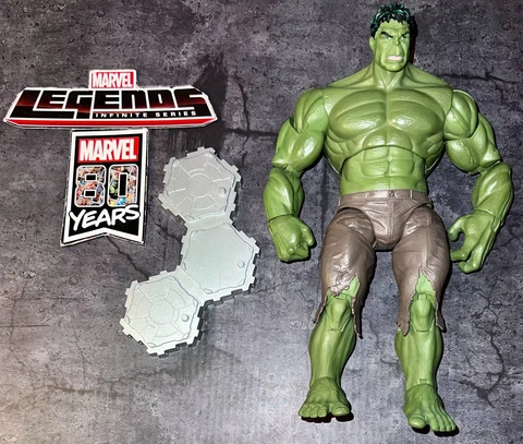 Marvel Legends Walmart Exclusive Avengers Movie Figure 8" Hulk & Stand Lot Cover
