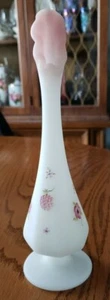 FENTON BURMESE HAND PAINTED SIGNED 8 1/4" SATIN GLASS BUD VASE - Picture 1 of 10