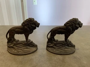 Antique 1929 Cast Iron Lion Bookends Pair Nuart Gift House NYC Art Deco New York - Picture 1 of 11