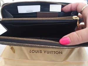 Louis Vuitton Black Gold Studded Suhali Wallet M93029 Round Zip - Picture 1 of 9