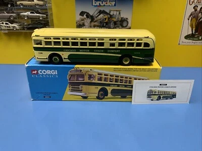 CORGI  CHICAGO MOTOR COACH  GM 4505  #54010 Missing  Mirrors - Image 1 of 4