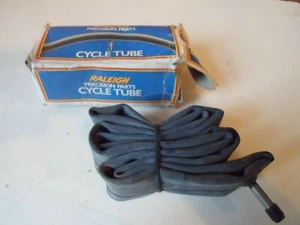 Tubo de bicicleta Raleigh de colección de los años 80 16 x 1 5/8" válvula de coche embalaje original - Imagen 1 de 8