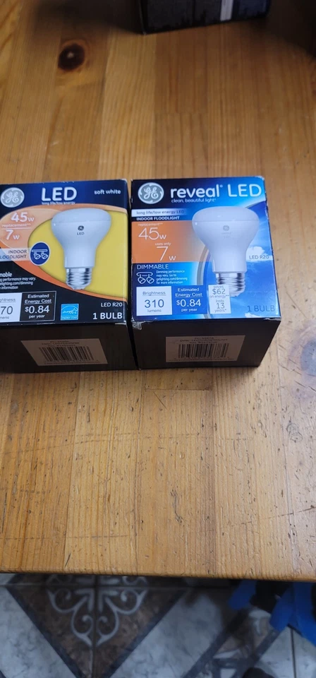 GE 7w 120v LED R20 Reflector 3000K Dimmable 470Lm bulb - Image 1 of 1