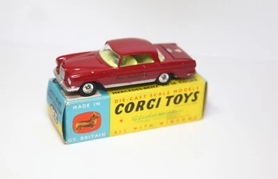 Corgi 230 Mercedes Benz 220 SE In Original Box - Excellent Vintage Original 60s - Image 1 of 4
