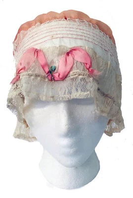 Antigua cinta de seda rosa pálido delicada de la década de 1920 + gorra de dormir de encaje marfil Foto 1 de 4