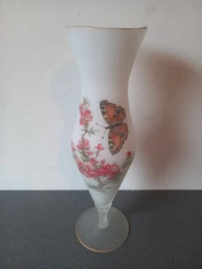 GRAND VASE VINTAGE 37 CM VERRE OPALINE PAPILLON FLEURS - Picture 1 of 10