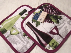 Set of 2 Burgundy Wine & Grape Pot Holders - New - Picture 1 of 2