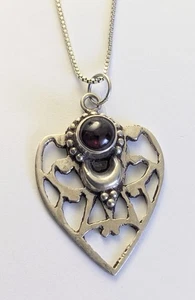 Vtg Sterling Silver Garnet Cabochon Heart Open Design Pendant Necklace 18" Chain - Picture 1 of 11