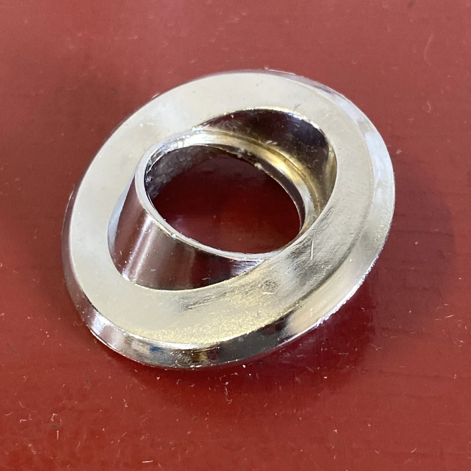 BISEL ANTENA 2580403 PIEZA PARA CHRYSLER NEWPORT 300 NEW YORKER 1965 1966 Foto 1 de 4