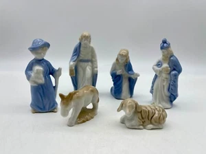 Set 6 pezzi statuine presepe porcellana bianca blu Biedermann Giappone vintage - Foto 1 di 12