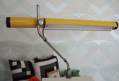 DDR Kult: NARVA Schreibtischlampe Architektenleuchte mit Leuchtstoffröhre - gelb - Bild 1 von 4