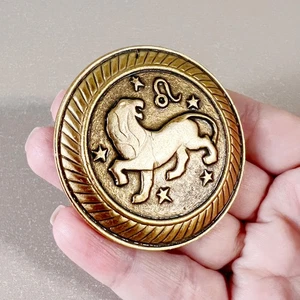 Leo Zodiac Lapel Pin Large Golden Lion Soviet Vintage Astrology Gift USSR 1980s - Picture 1 of 4