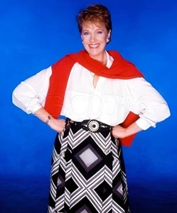 Julie Andrews 8x10 Photo 10725-12 - Picture 1 of 1
