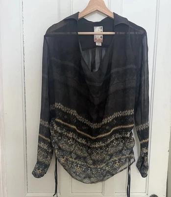 Blusa Da Nang Seda Talla S Estampada Transparente Mangas Largas Con Pestaña en las Mangas Foto 1 de 4