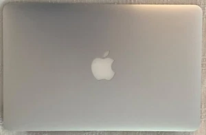 MacBook Air, 11.6 inch, 2015, 128GB SSD, 4GB RAM, 1.6 GHz Intel Core i5, 10.14.6 - Picture 1 of 8
