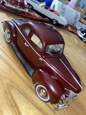 ERTL 1940 ford coupe trademarks - scala 1/18  - Immagine 1 di 4