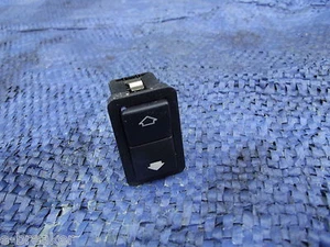 INTERRUTTORE ALZACRISTALLI ELETTRICO PORTA 8368974 da una BMW E39 525 D 5 - Foto 1 di 2
