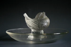 RENE LALIQUE PINSON GLAS CENDRIER / ASCHENBECHER, UM 1930 - Bild 1 von 4