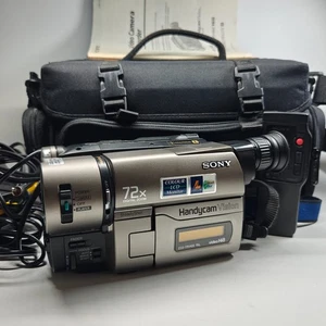 Sony Handycam CCD-TRV46E Camcorder 72x NightShot Hi8 Camera Bundle - Picture 1 of 9