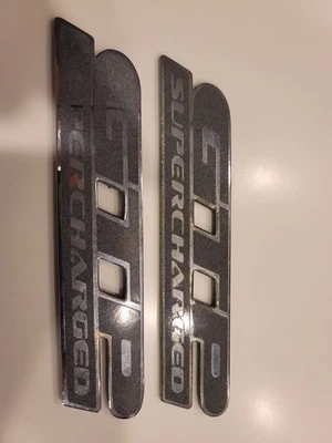 1997 1998 1999 2000 2001 2002 2003 Pontiac Grand Prix GTP emblema fabricante de equipamento original - Imagem 1 de 3