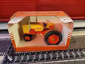 Ertl Case 300 1/16 Diecast Farm Tractor Replica Collectible - Picture 1 of 7