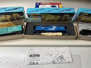 Athearn Ho Scale Conrail GP9 Powered Diesel Locomotive NIB Unassembled PLUS!!! - Picture 1 of 6