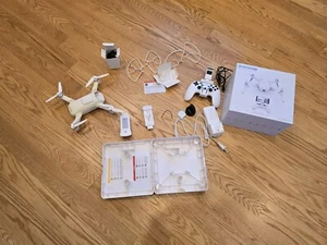Yuneec Breeze Drone 4K Self Flying Camera Quadcopter & Controller New Batt |READ - Picture 1 of 10