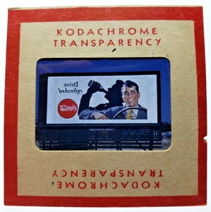 Kodachrome Red Border Slide | *1949* COCA-COLA DRIVE REFRESHED Plakatschild Werbung - Bild 1 von 3