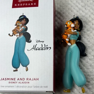Hallmark Keepsake Jasmine and Rajah Disney Aladdin 2024 adorno de árbol de Navidad Foto 1 de 4