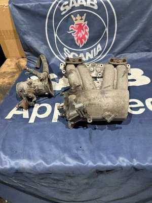 Colector de entrada y cuerpo del acelerador Saab Classic 900 no turbo Foto 1 de 4