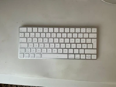 Apple Magic Keyboard A1644 Bluetooth - QWERTY Englisch - gebraucht - Bild 1 von 4
